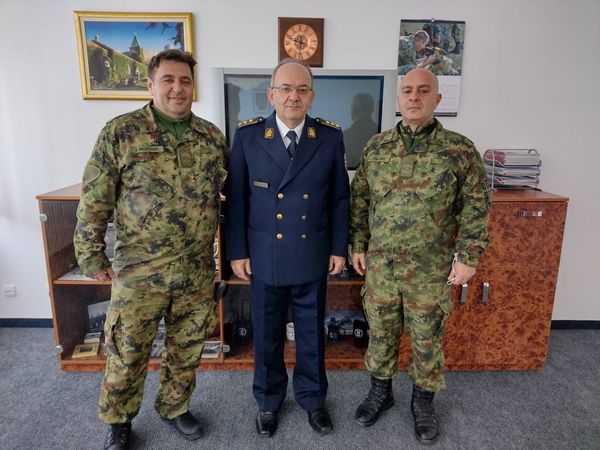You are currently viewing САСТАНАК РУКОВОДСТВА СГ 13.МАЈ СА КОМАНДАНТОМ КАСАРНЕ “РАДОВАН МЕДИЋ”