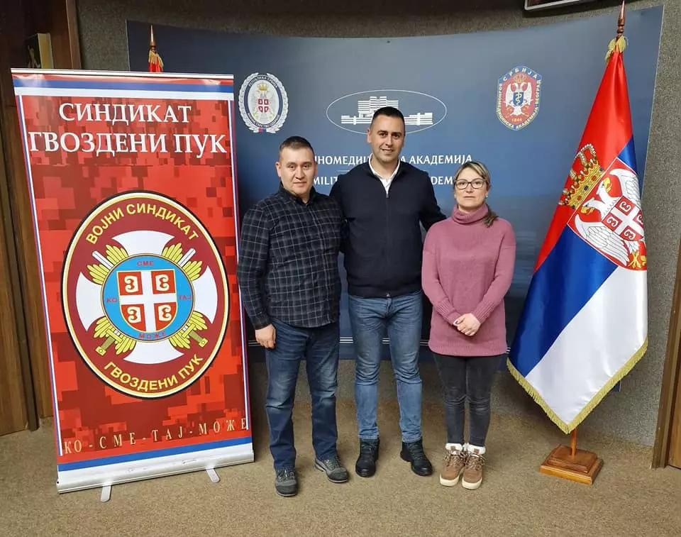 You are currently viewing ОДРЖАНА ПРЕЗЕНТАЦИЈА ВОЈНОГ СИНДИКАТА ГВОЗДЕНИ ПУК НА ВОЈНОМЕДИЦИНСКОЈ АКАДЕМИЈИ