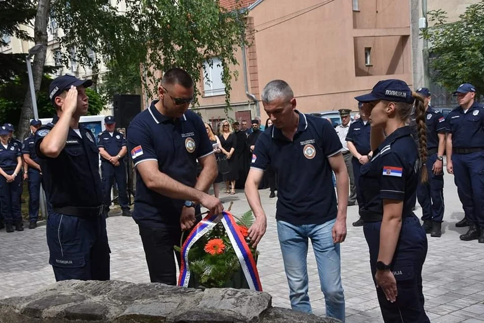 You are currently viewing СВИМ ПРИПАДНИЦИМА МИНИСТАРСТВА УНУТРАШЊИХ ПОСЛОВА РЕПУБЛИКЕ СРБИЈЕ ЧЕСТИТАМО ПРАЗНИК, ДАН МУП-А И ДАН ПОЛИЦИЈЕ