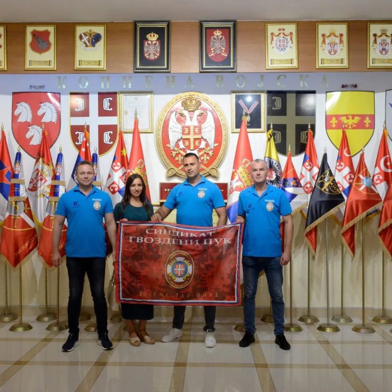 Read more about the article ДЕО УПРАВНОГ ОДБОРА ВОЈНОГ СИНДИКАТА ГВОЗДЕНИ ПУК ЈЕ ДАНАС ОБИШАО МУЗЕЈ КОПНЕНЕ ВОЈСКЕ У НИШУ