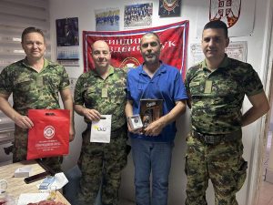 Read more about the article ИСПРАЋАЈ У ПЕНЗИЈУ ТРИ ПРИПАДНИКА НАШЕГ СИНДИКАТА ИЗ СИНДИКАЛНЕ ГРУПЕ КОМРЕН